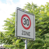 Mehr Verkehrssicherheit und Lebensqualität, weniger Bürokratie: Vereinfachung der Tempo-30-Regelungen gefordert